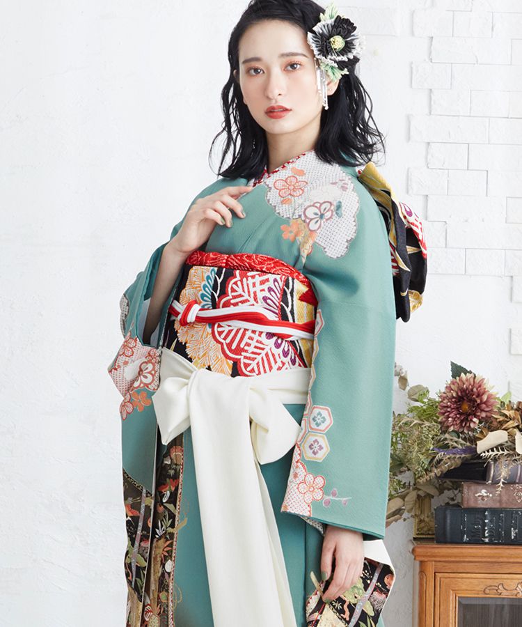 牡丹と雪輪に鳳凰と花